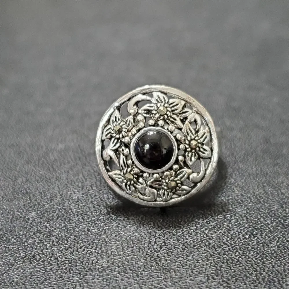 Silver plated black onyx ring with marcasite size 8.5